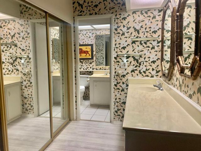 377 Club Circle Drive, Palm Springs, CA 92264