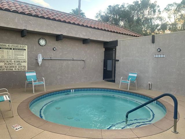 377 Club Circle Drive, Palm Springs, CA 92264