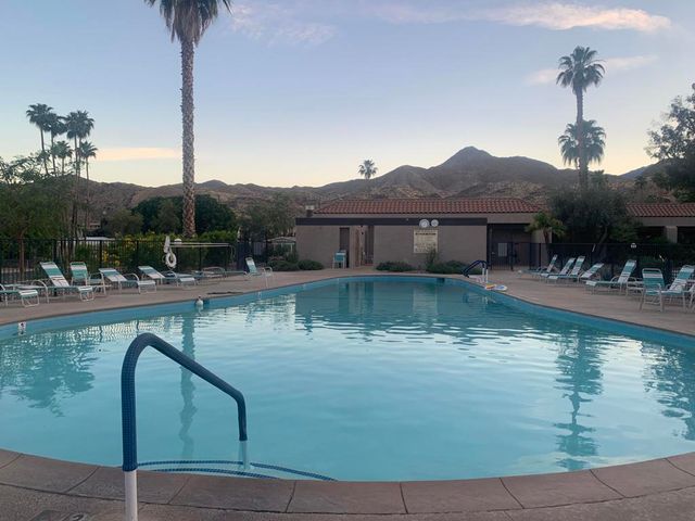 377 Club Circle Drive, Palm Springs, CA 92264