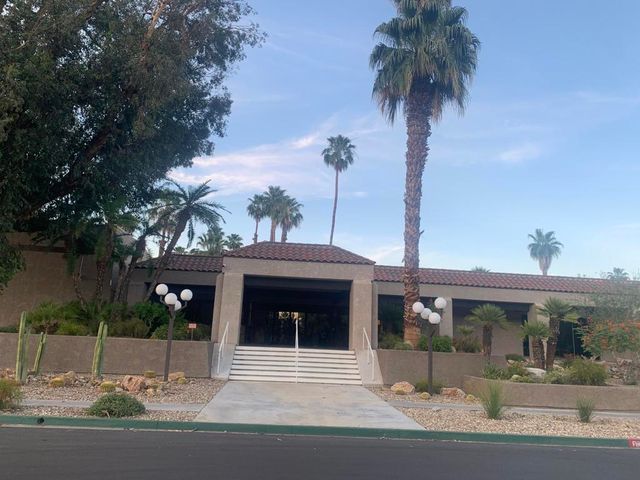 377 Club Circle Drive, Palm Springs, CA 92264
