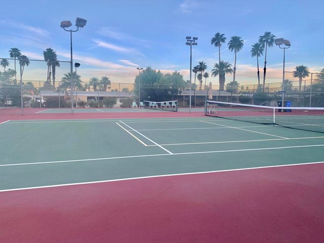 377 Club Circle Drive, Palm Springs, CA 92264