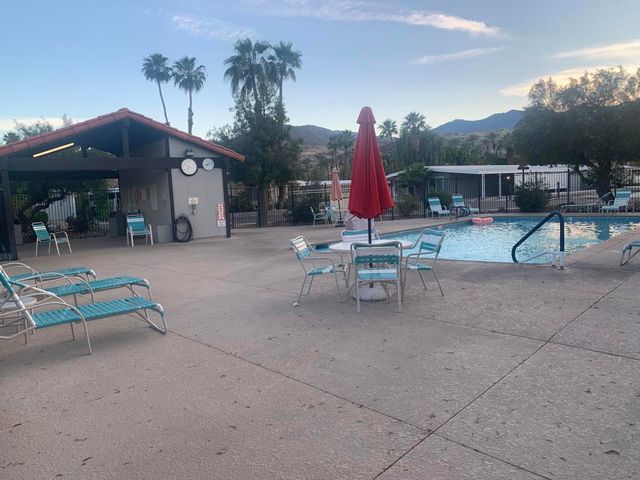 377 Club Circle Drive, Palm Springs, CA 92264