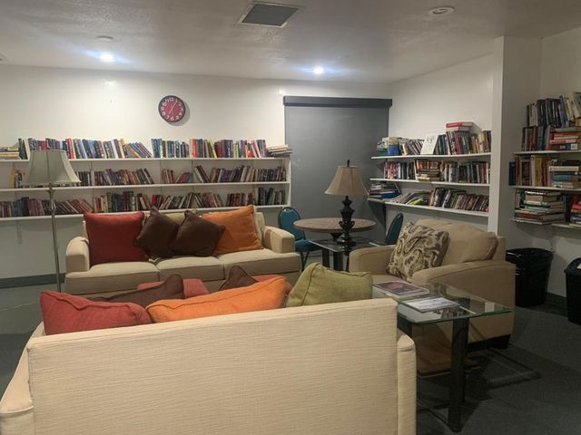 377 Club Circle Drive, Palm Springs, CA 92264