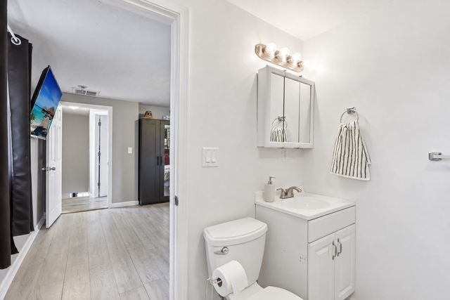 281 Washington St, Taunton, MA 02780