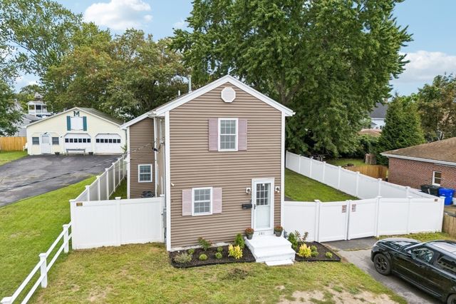 281 Washington St, Taunton, MA 02780