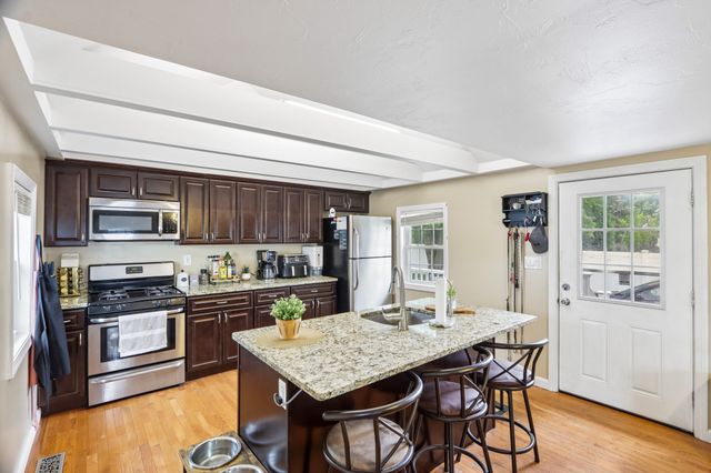 281 Washington St, Taunton, MA 02780