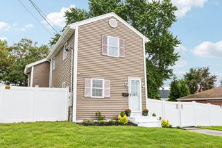 281 Washington St, Taunton, MA 02780