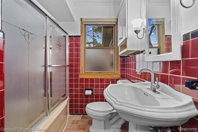 22740 Hollander Street, Dearborn, MI 48128