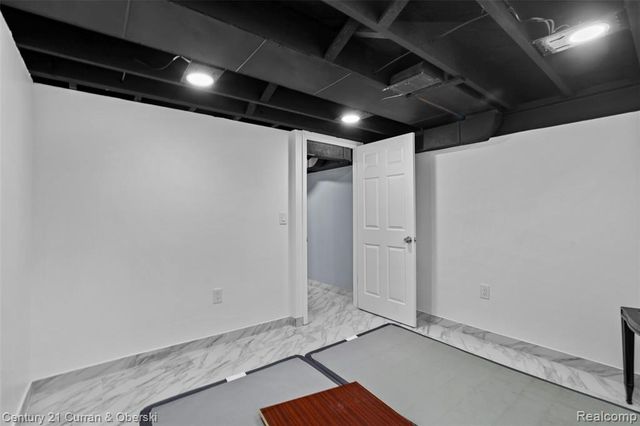 22740 Hollander Street, Dearborn, MI 48128