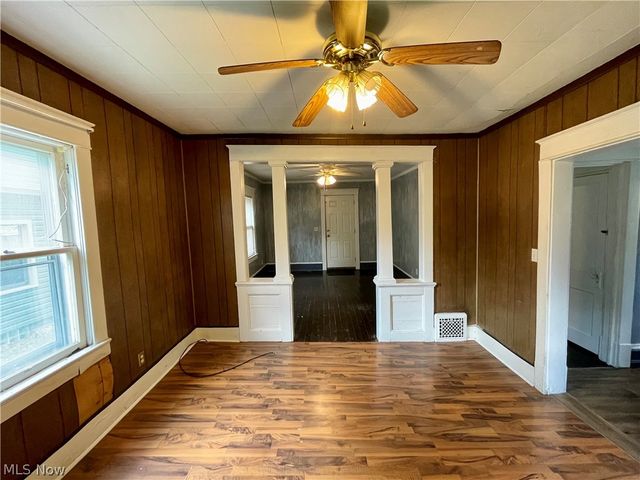 83 Smithsonian Street, Girard, OH 44420