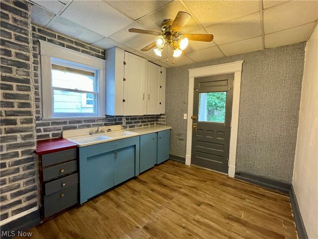 83 Smithsonian Street, Girard, OH 44420