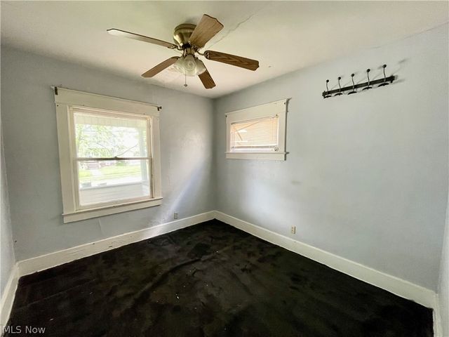 83 Smithsonian Street, Girard, OH 44420