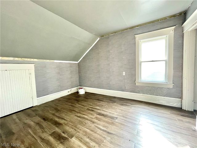 83 Smithsonian Street, Girard, OH 44420