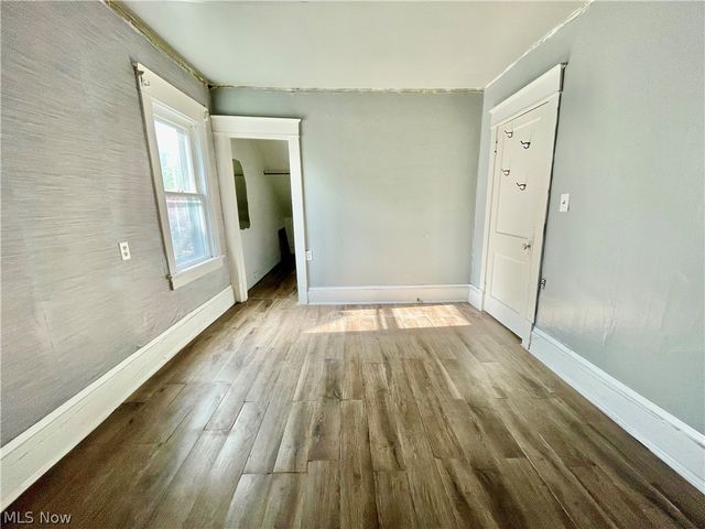 83 Smithsonian Street, Girard, OH 44420