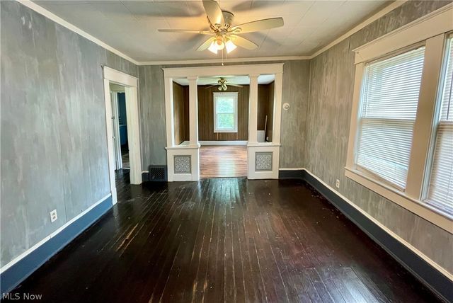 83 Smithsonian Street, Girard, OH 44420