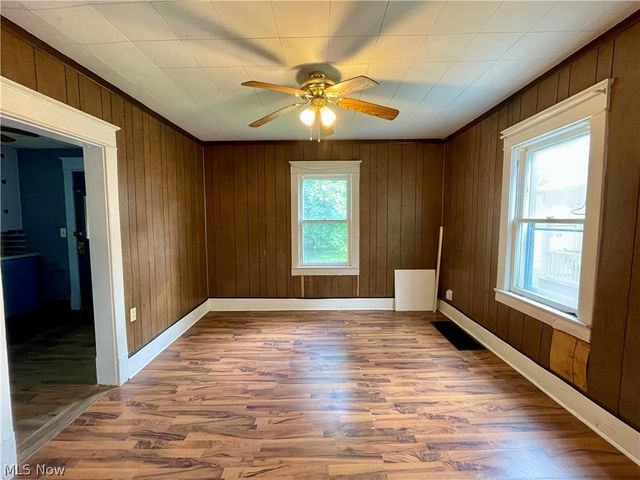 83 Smithsonian Street, Girard, OH 44420
