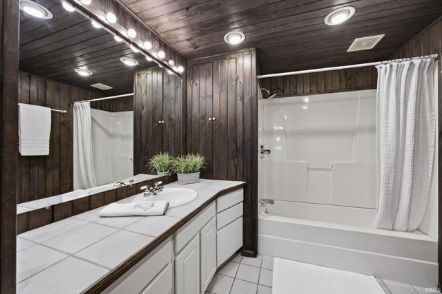 4242 W Beech Lane, Bloomington, IN 47404