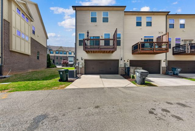 528 Old Mill Village Drive, Apex, NC 27502