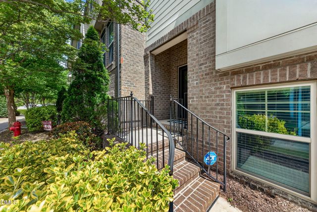 528 Old Mill Village Drive, Apex, NC 27502