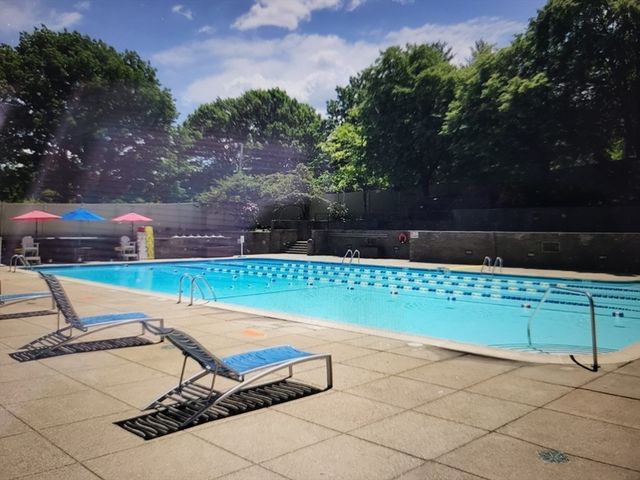 77 Pond Ave. 612, Brookline, MA 02445