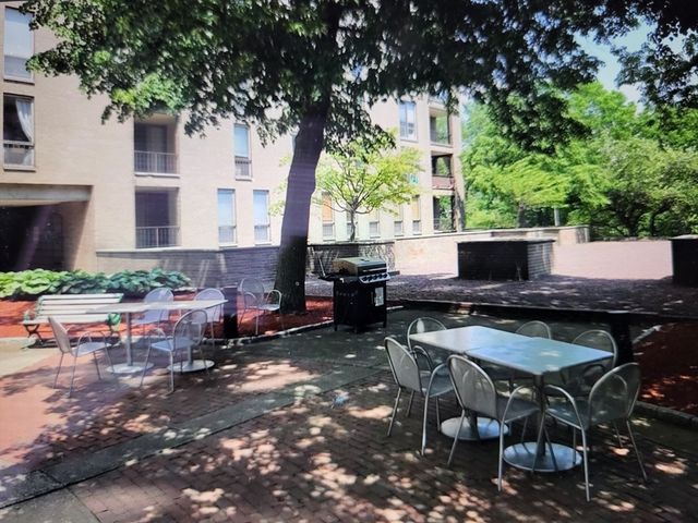 77 Pond Ave. 612, Brookline, MA 02445