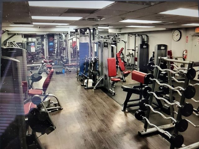 77 Pond Ave. 612, Brookline, MA 02445