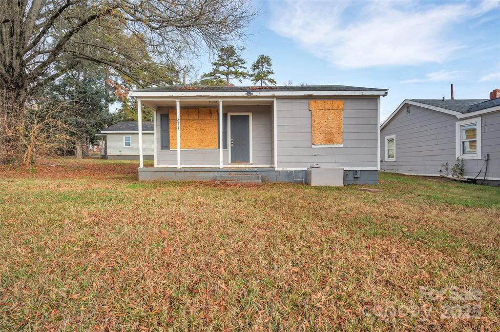 2454 Elmin Street, Charlotte, NC 28208