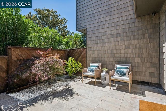 574 Monarch Ridge Dr, Walnut Creek, CA 94597