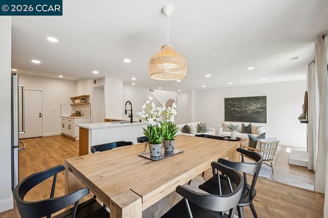 574 Monarch Ridge Dr, Walnut Creek, CA 94597