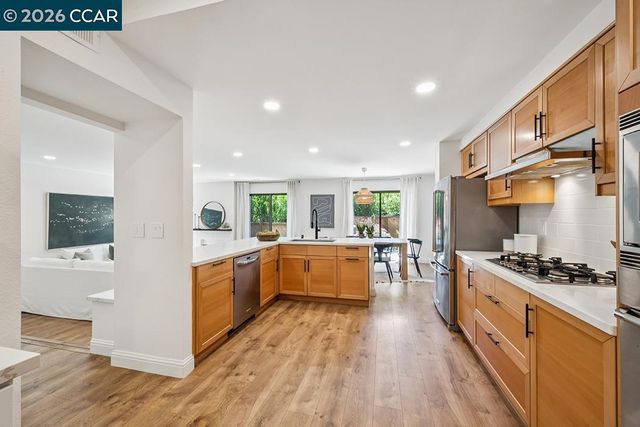 574 Monarch Ridge Dr, Walnut Creek, CA 94597