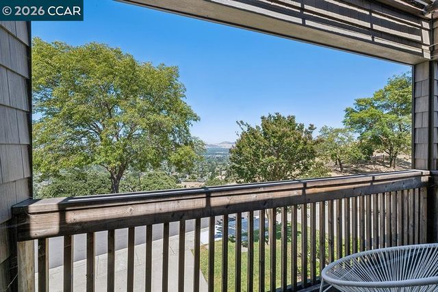 574 Monarch Ridge Dr, Walnut Creek, CA 94597