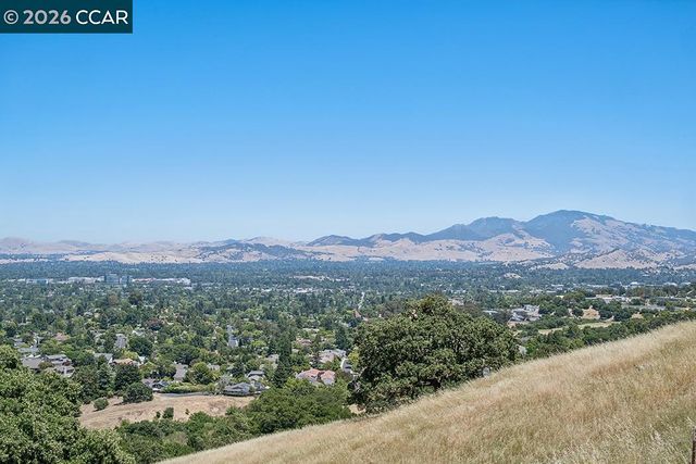 574 Monarch Ridge Dr, Walnut Creek, CA 94597