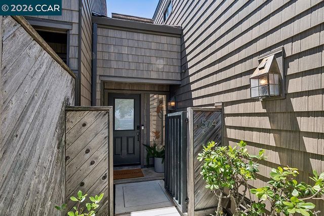 574 Monarch Ridge Dr, Walnut Creek, CA 94597