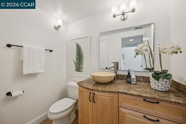574 Monarch Ridge Dr, Walnut Creek, CA 94597