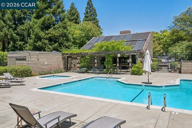 574 Monarch Ridge Dr, Walnut Creek, CA 94597