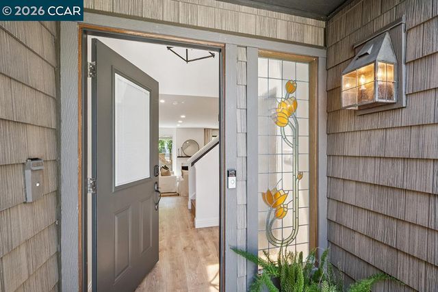 574 Monarch Ridge Dr, Walnut Creek, CA 94597