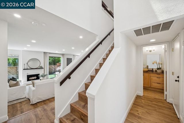 574 Monarch Ridge Dr, Walnut Creek, CA 94597
