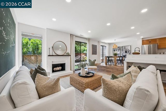574 Monarch Ridge Dr, Walnut Creek, CA 94597
