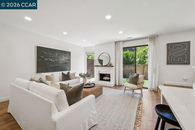 574 Monarch Ridge Dr, Walnut Creek, CA 94597