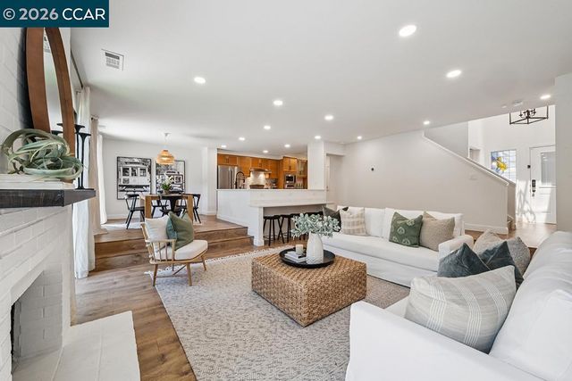 574 Monarch Ridge Dr, Walnut Creek, CA 94597