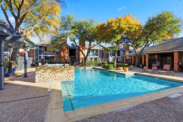 18333 Roehampton Drive 714, Dallas, TX 75252