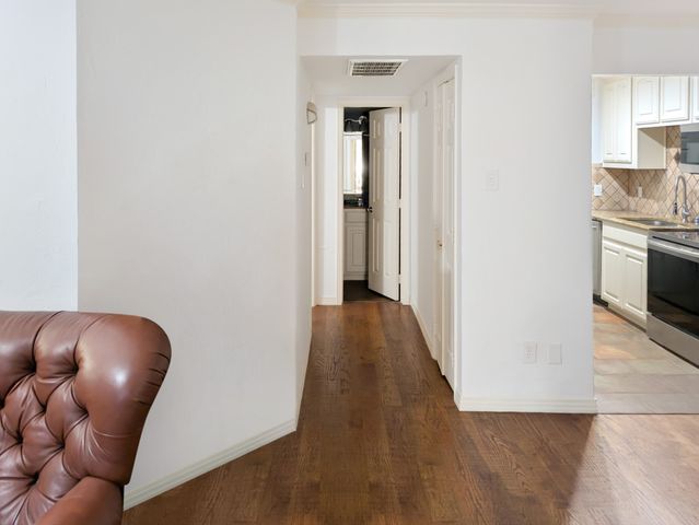 18333 Roehampton Drive 714, Dallas, TX 75252