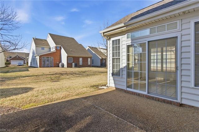 404 Dundee LN, Chesapeake, VA 23322