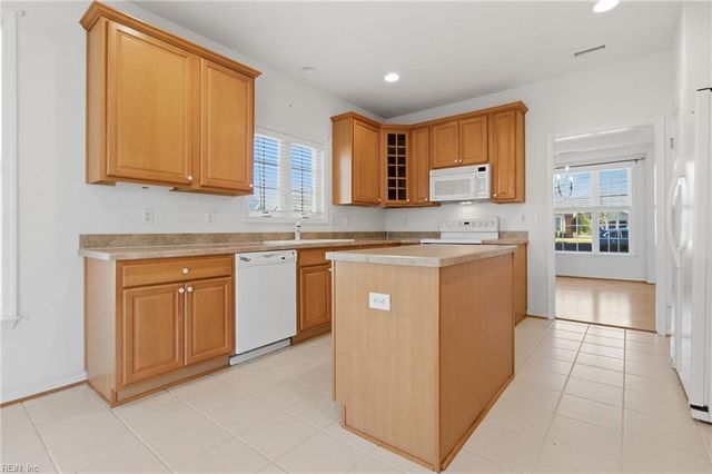 404 Dundee LN, Chesapeake, VA 23322