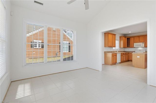 404 Dundee LN, Chesapeake, VA 23322