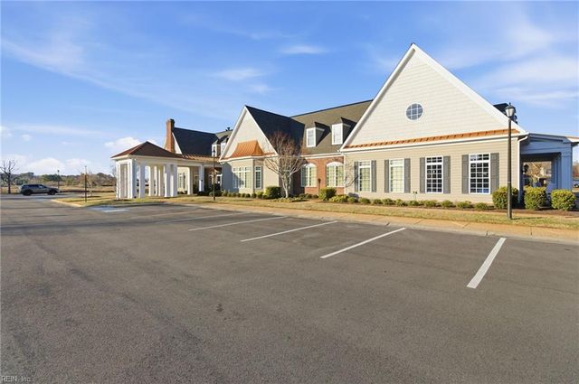 404 Dundee LN, Chesapeake, VA 23322