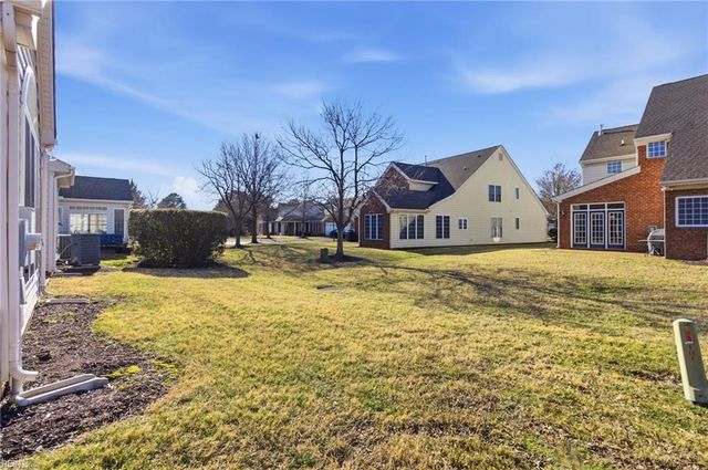 404 Dundee LN, Chesapeake, VA 23322