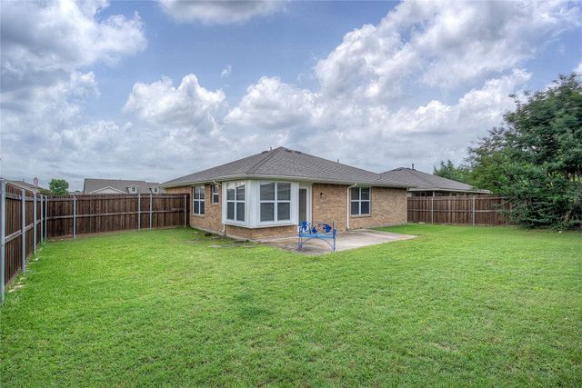 231 Willow Creek Lane, Terrell, TX 75160