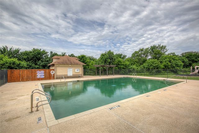 231 Willow Creek Lane, Terrell, TX 75160