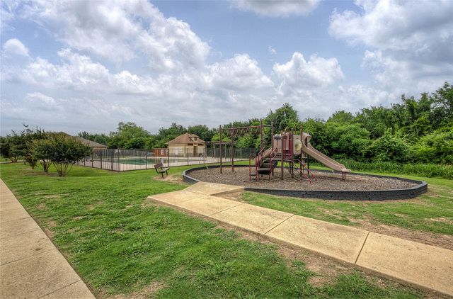 231 Willow Creek Lane, Terrell, TX 75160